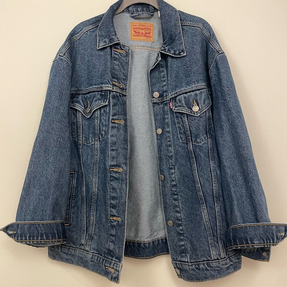 Levi's Classic Oversized Blue Denim Jacket